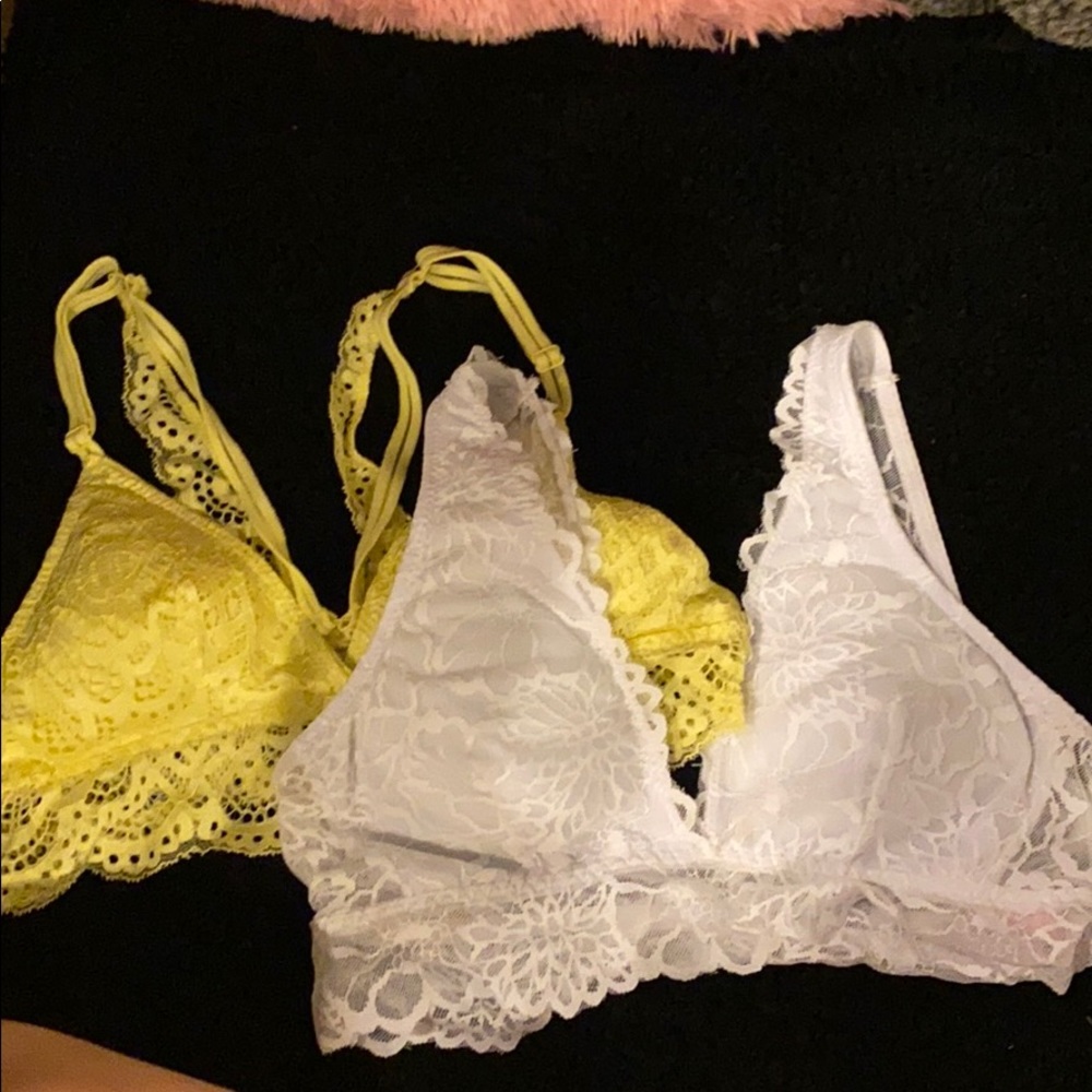 2 bralettes